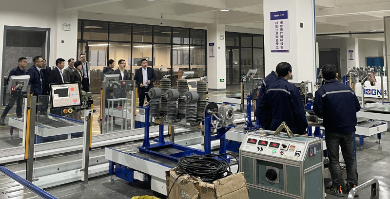 国网浙江乐清市供电有限公司总司理李建宇一行莅临和记官网电气集团调研